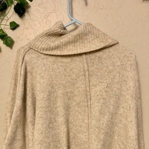 White Poncho (Super warm!)